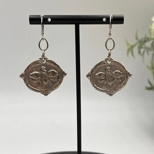 Susan Shaw Bee‎ Intaglio Sterling Silver Plated Lever back Dangle Earrings